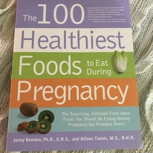 Maternity books like new